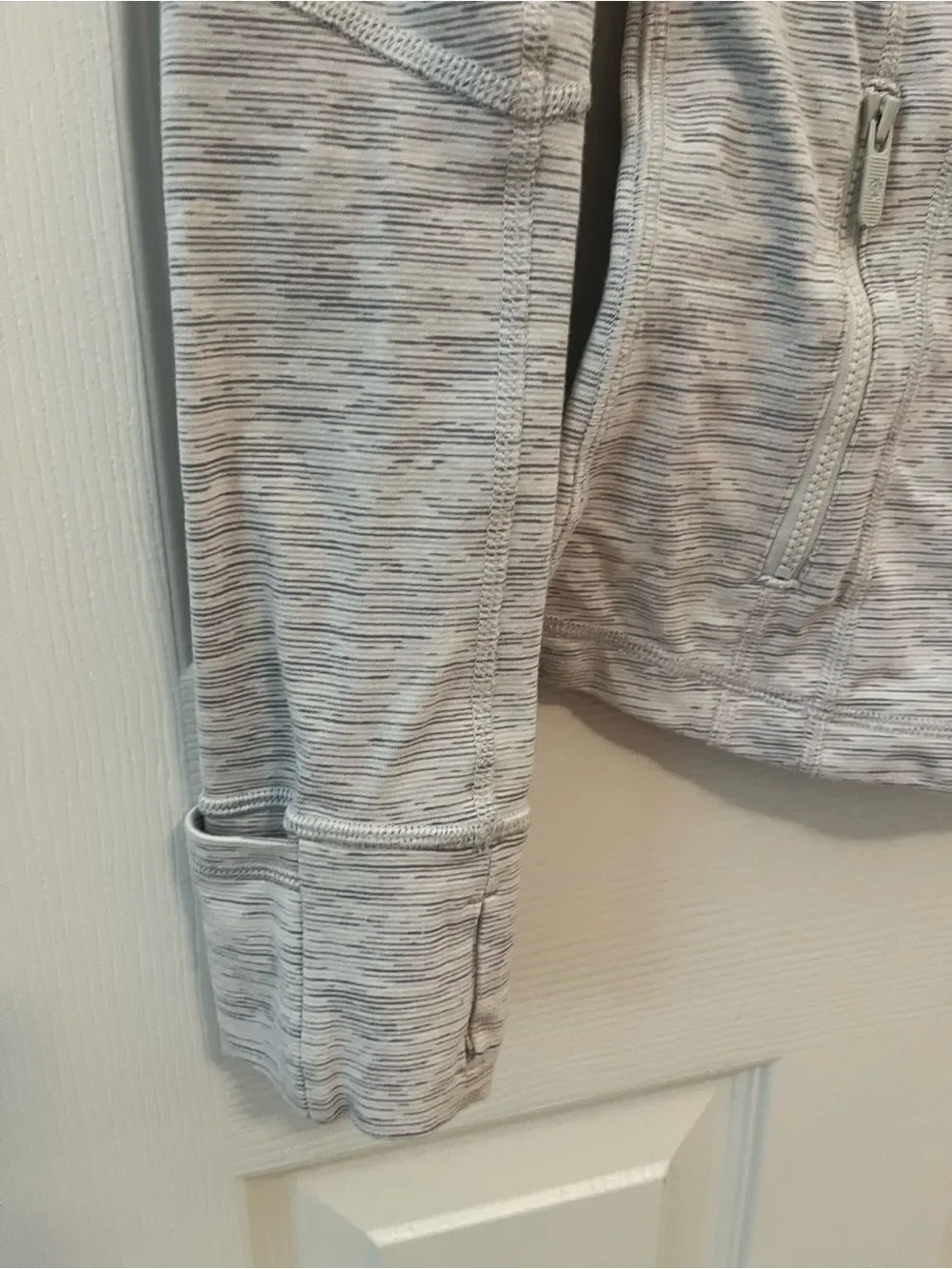 Lululemon Define Jacket Heathered Gray Space Dye Zip Up Thumbhole Size 4